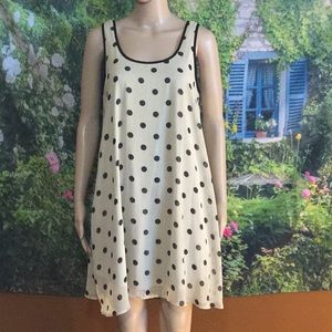 XXI : Sleeveless Cream & black lined dress: MEDIUM